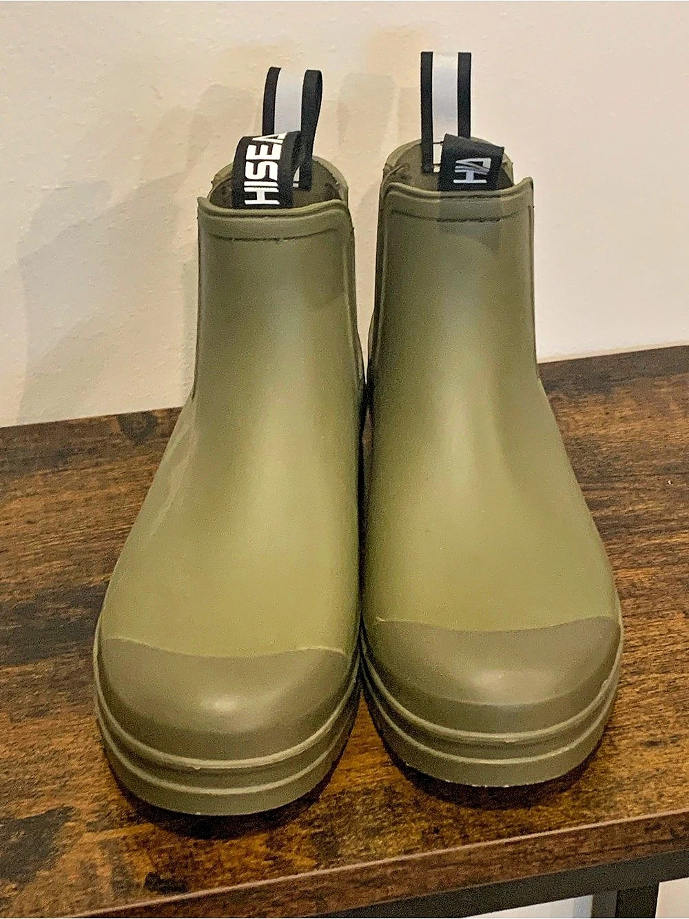 HISEA Green Chelsea Rain Boots
US 7
Like New
